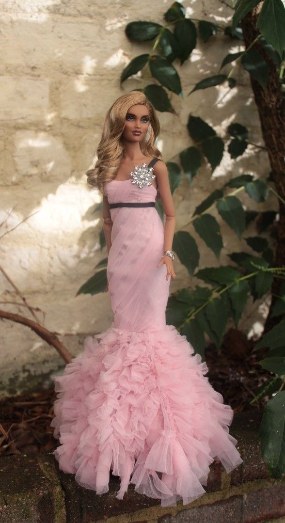 Vestido rosa plumas para Barbie